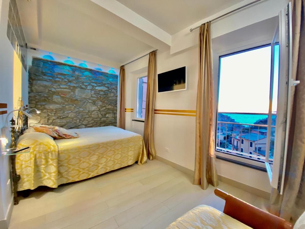 The Manarola Main Plaza Hotel ภายนอก รูปภาพ