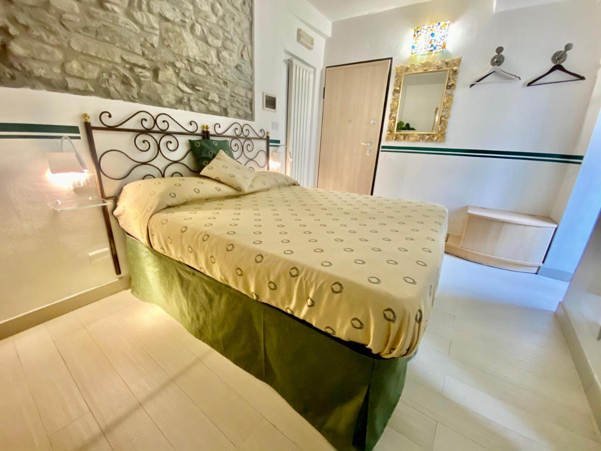 The Manarola Main Plaza Hotel ภายนอก รูปภาพ