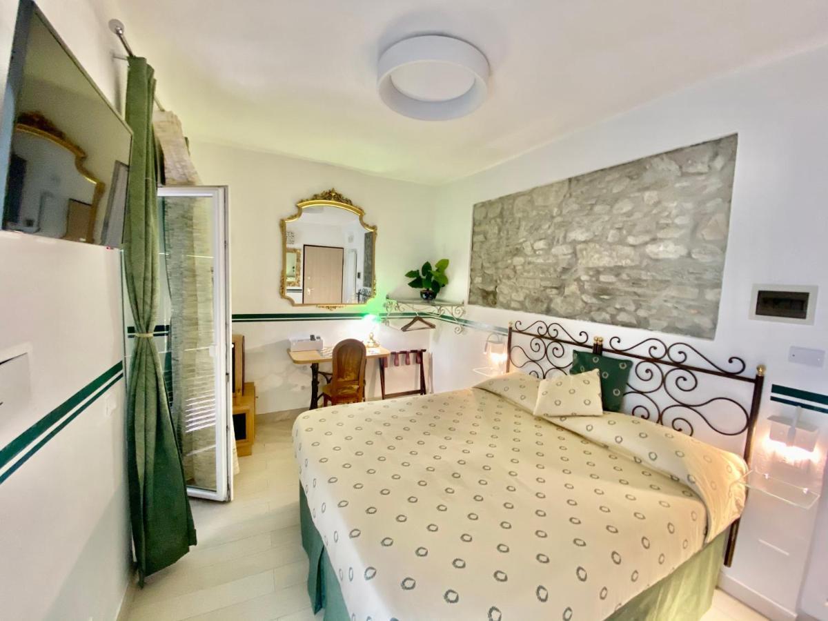 The Manarola Main Plaza Hotel ภายนอก รูปภาพ