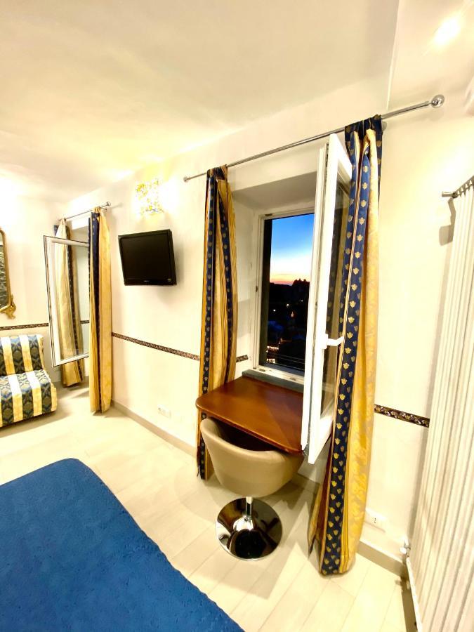 The Manarola Main Plaza Hotel ภายนอก รูปภาพ