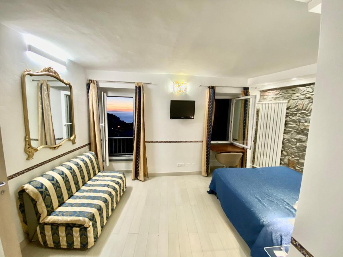 The Manarola Main Plaza Hotel ภายนอก รูปภาพ