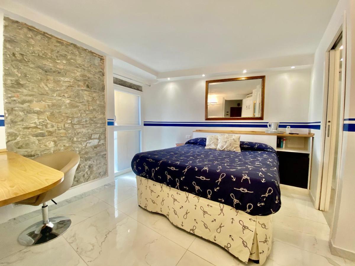 The Manarola Main Plaza Hotel ภายนอก รูปภาพ