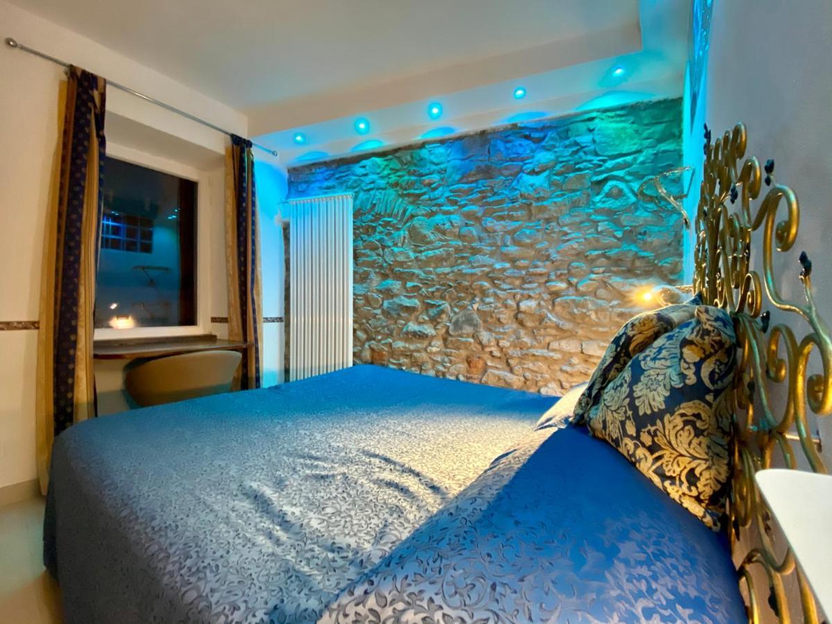 The Manarola Main Plaza Hotel ภายนอก รูปภาพ