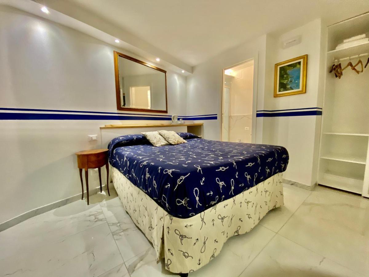 The Manarola Main Plaza Hotel ภายนอก รูปภาพ