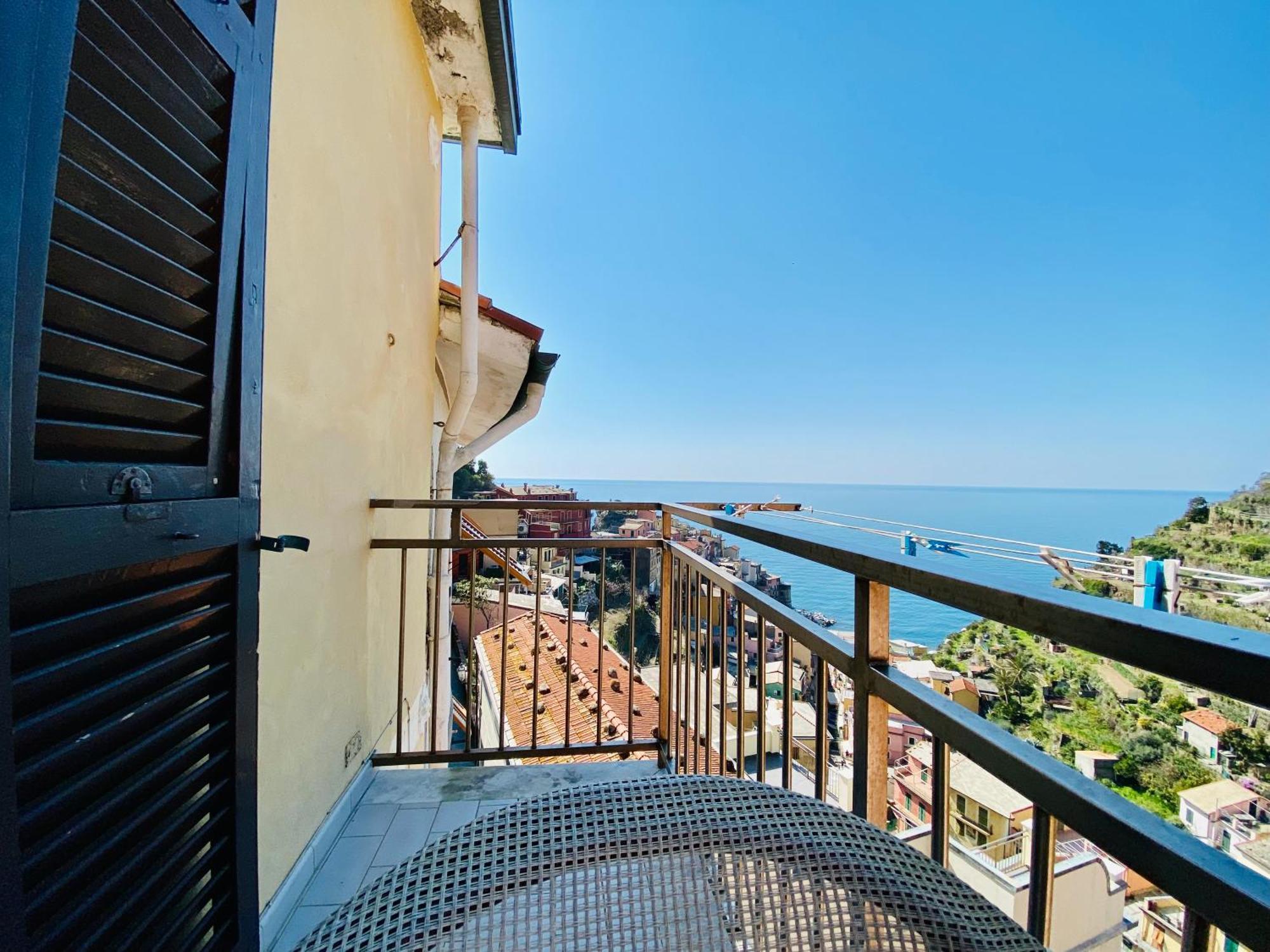The Manarola Main Plaza Hotel ภายนอก รูปภาพ