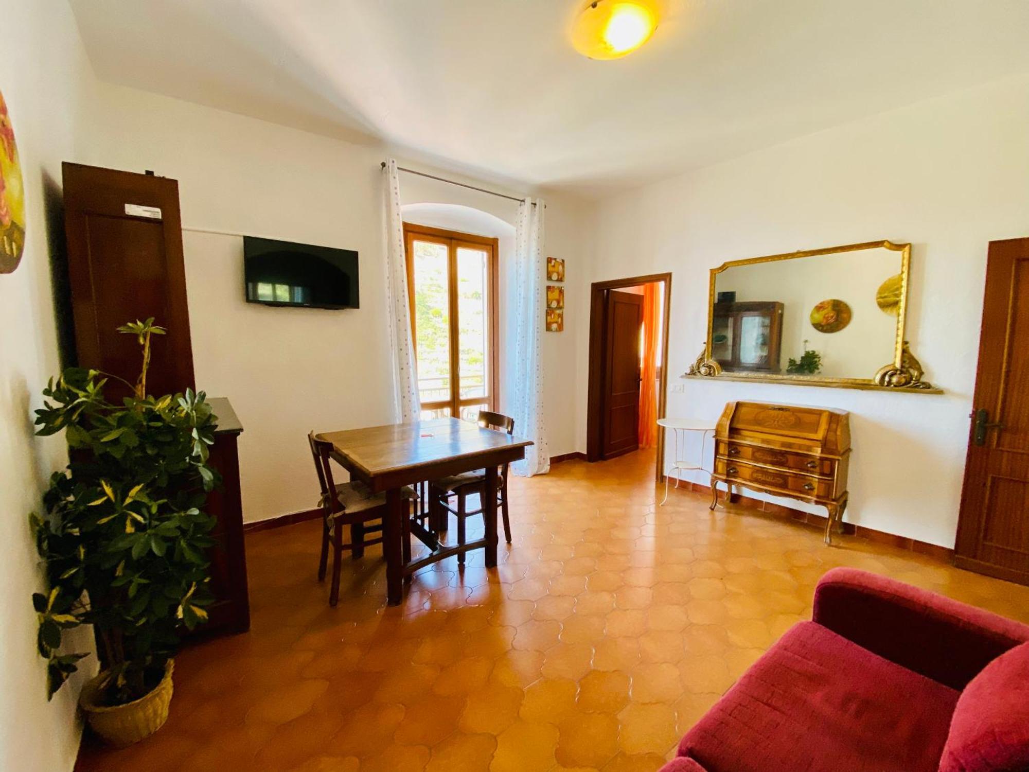 The Manarola Main Plaza Hotel ภายนอก รูปภาพ