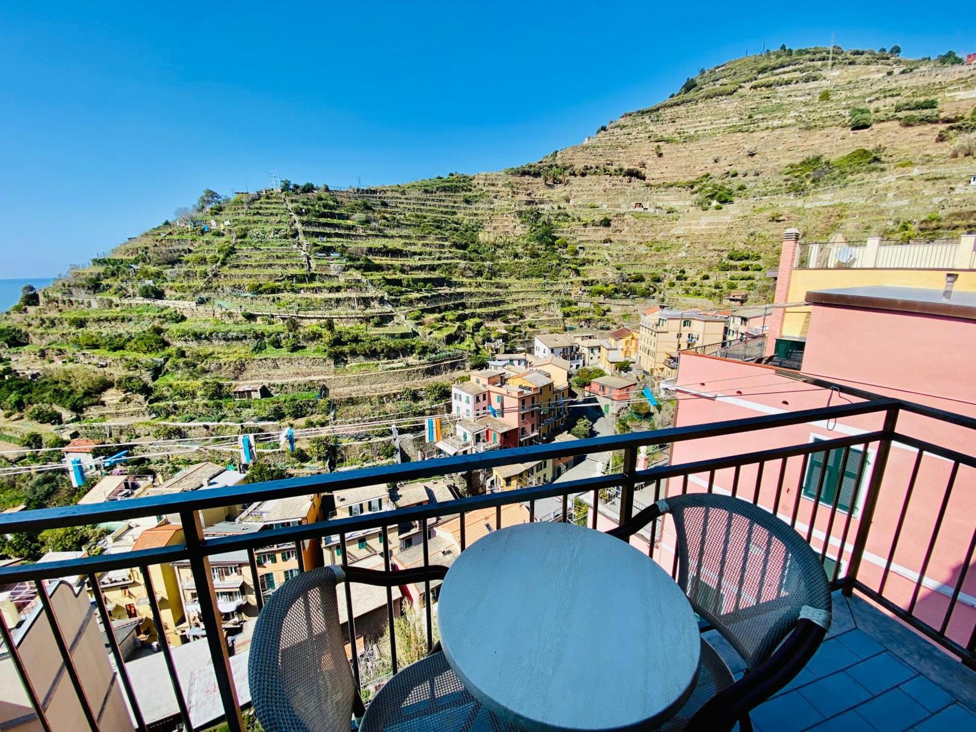 The Manarola Main Plaza Hotel ภายนอก รูปภาพ